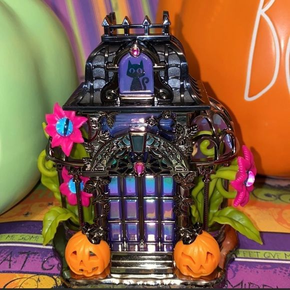 Bath & Body Works Wallflower Plug-In Halloween Haunted House Projector - Picture 1 of 12